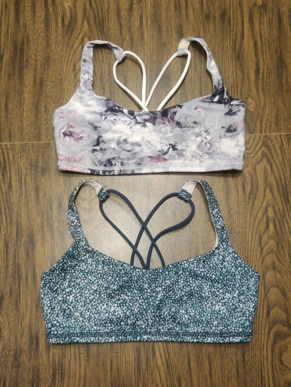 2 x Lululemon Free to Be Bras - Size 6